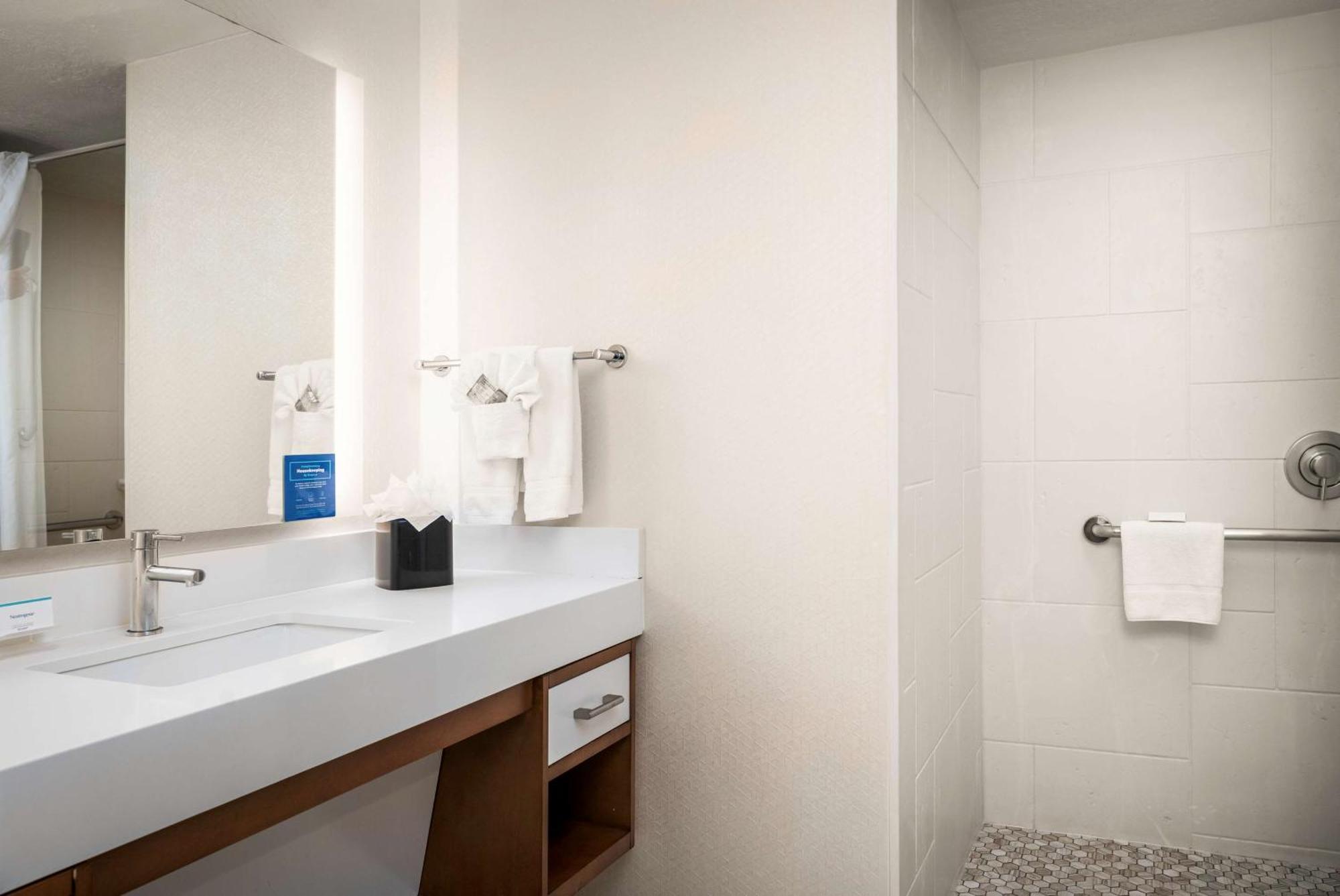 Hotel Homewood By Hilton Salt Downtown